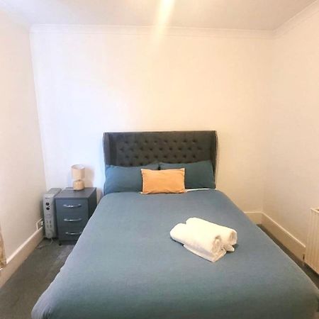 Two Bedroom Flat In Londres Exterior foto